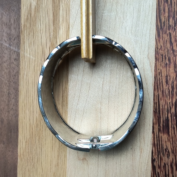 Inged Bracelet Peacock Fashion Enamel Silver Tone Blk/Ivory - Picture 10 of 12